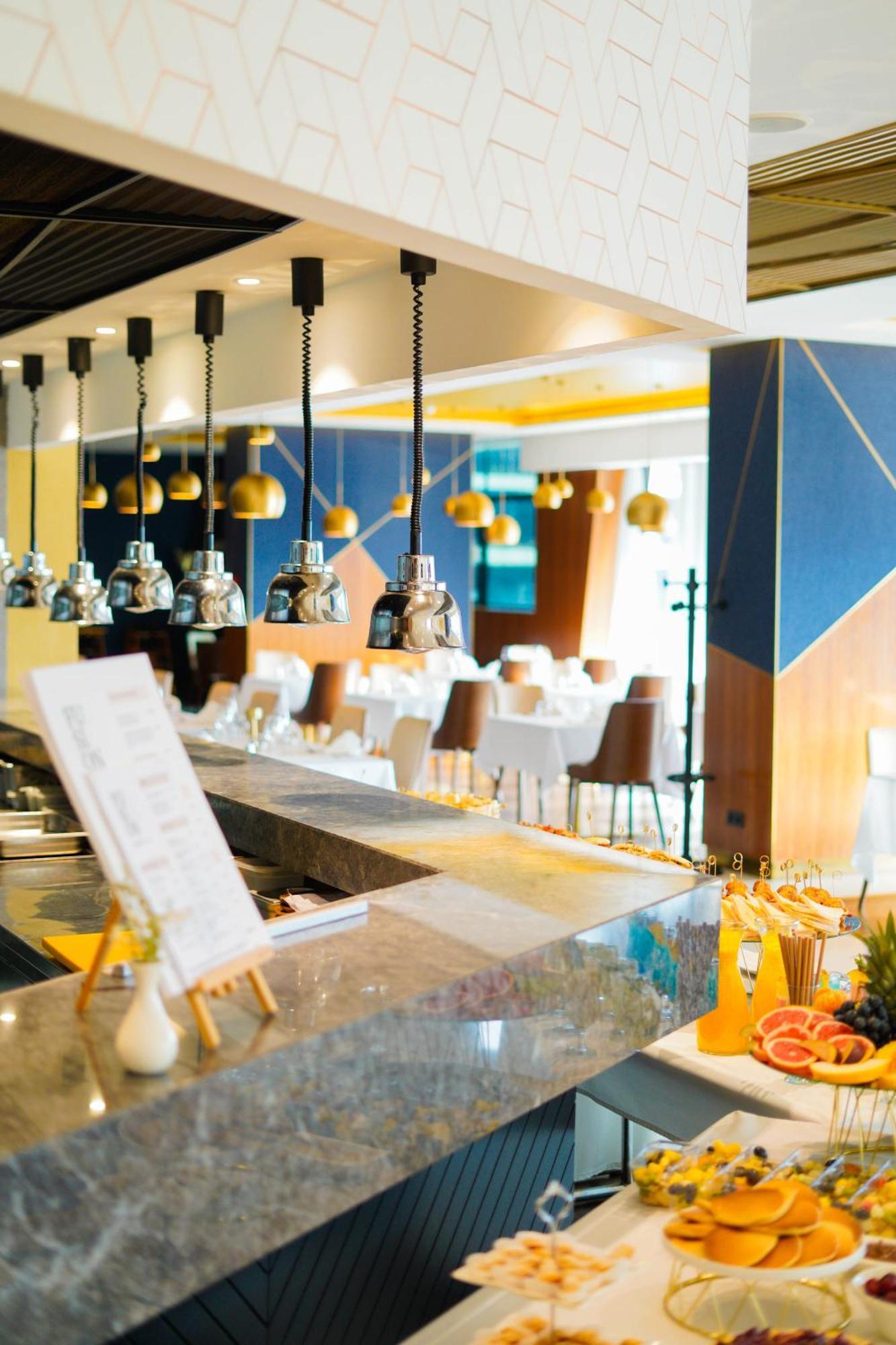 Swissotel Sarajevo Saraievo Exterior foto The bar at the hotel